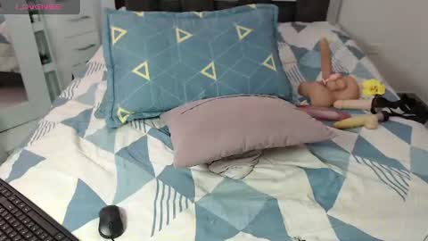 kenia_browm online show from June 17, 11:55 am