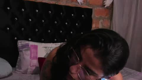 kenia walker  online show from May 5, 1:58 pm