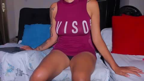 Kerlysmith24 online show from November 17, 8:42 pm