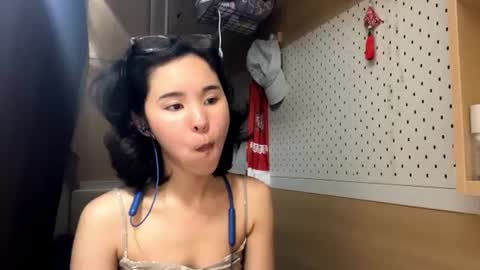 Jenny  online show from June 9, 9:52 am