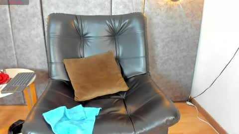 Keila Milf online show from June 4, 10:47 pm