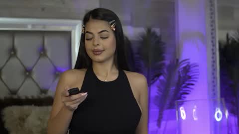 keylaconner online show from December 1, 4:38 am