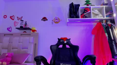 khalessi07 online show from December 14, 9:45 pm