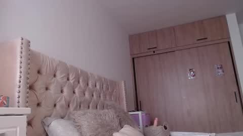 khloe33 online show from February 20, 7:08 pm