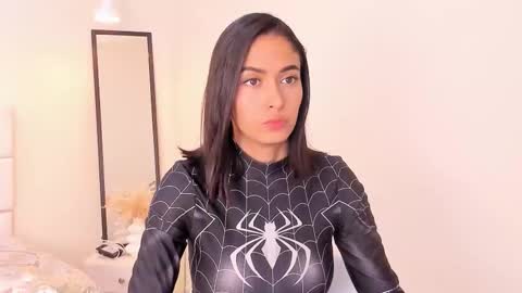 Khloe online show from February 9, 1:35 pm