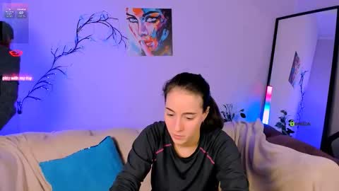 khloebeauty online show from October 18, 7:26 pm