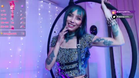 Snapshot of kiannamills chatting on December 12, 1:21 am Kianna online show from December 12, 1:21 am