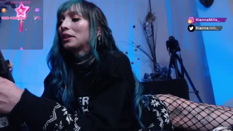 Snapshot of kiannamills chatting on December 2, 11:38 pm Kianna online show from December 2, 11:38 pm