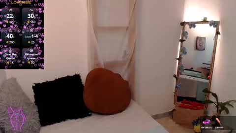 Snapshot of kiara_bermont chatting on February 1, 2:34 pm Kiara Bermont online show from February 1, 2:34 pm