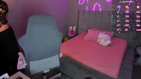 K I A R A            online show from January 17, 12:23 pm