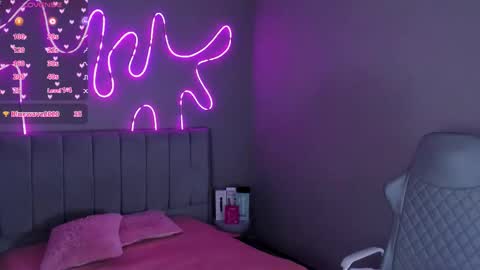 K I A R A            online show from March 10, 1:48 pm