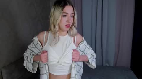 Bella online show from November 23, 3:14 pm