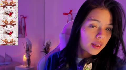 Snapshot of kiki_cams chatting on December 20, 4:09 am kIKI online show from December 20, 4:09 am