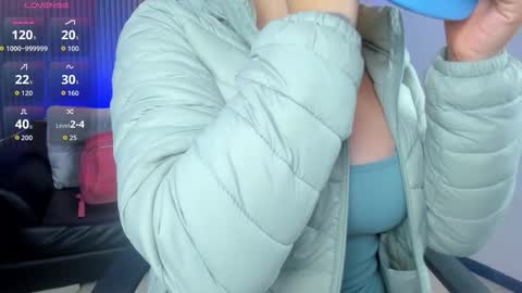 Snapshot of kim_brown_ chatting on September 30, 12:22 pm Kim online show from September 30, 12:22 pm
