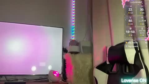 KYLIE online show from November 19, 1:33 pm