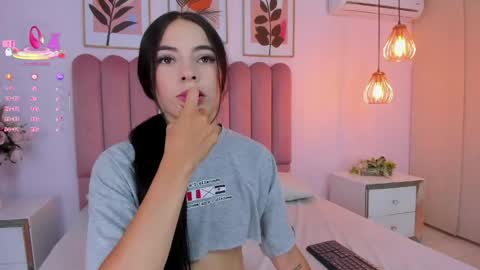 KIM  online show from May 6, 5:28 pm