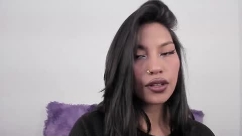 kim_mouth17 online show from November 20, 9:49 pm