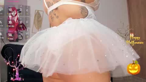 kim online show from October 31, 11:25 am