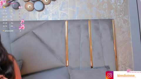  KIM  online show from January 11, 3:02 am