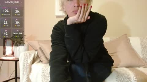 Kim  online show from March 17, 7:18 pm