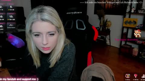 Wolfs Girl online show from December 14, 6:35 pm