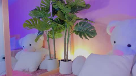 Kim  online show from November 19, 8:42 pm