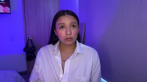kimmi online show from June 17, 3:46 pm