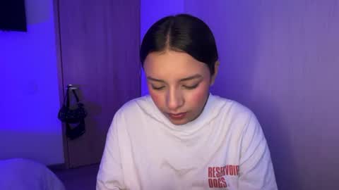 kimmi online show from July 4, 10:27 pm
