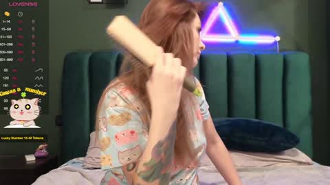 Kimmie online show from November 24, 7:38 pm