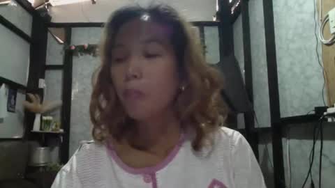 kimmk73644 online show from March 17, 4:05 am