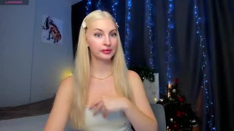 kimmy1_powell online show from December 20, 5:11 am