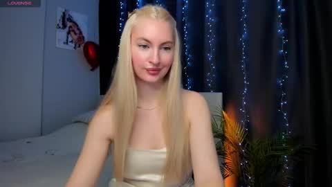 kimmy1_powell online show from November 5, 4:18 am