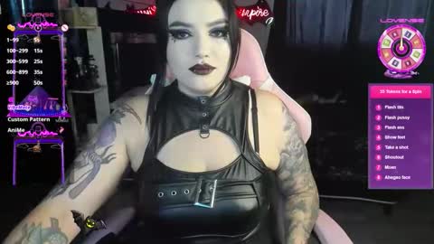 Kim  online show from April 22, 6:27 pm