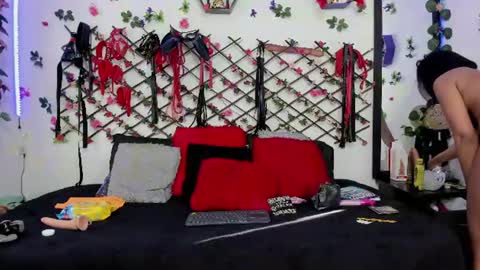 kimmy_woold online show from June 20, 1:25 pm