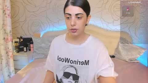 Kim online show from June 12, 5:43 pm