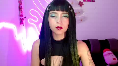 Snapshot of kind_scarlett chatting on December 29, 11:50 pm Kind Scarlett online show from December 29, 11:50 pm