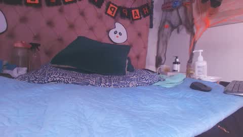 Bella online show from October 28, 3:12 am