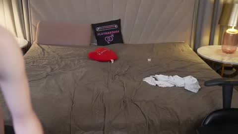 Sweet girls online show from July 22, 10:44 pm