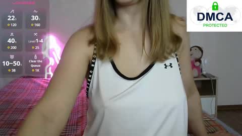 Snapshot of kira_blonde_angel chatting on February 18, 7:10 am Kira online show from February 18, 7:10 am