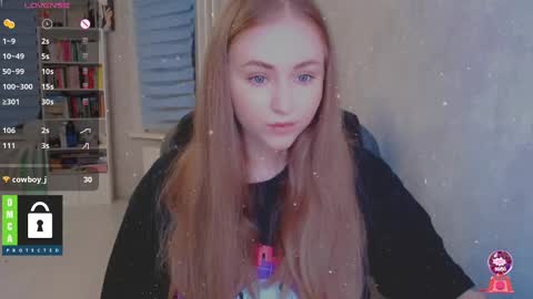 Snapshot of kira_love_sleep chatting on December 3, 4:28 pm you know thumb up me please its important online show from December 3, 4:28 pm