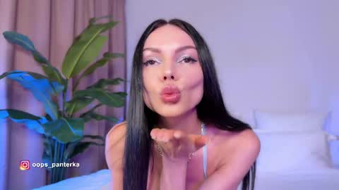 Kira and friends online show from June 4, 3:27 pm