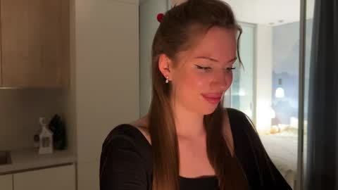 Kira online show from May 4, 4:11 pm