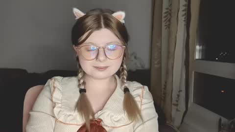 KiraYume online show from May 20, 9:01 pm