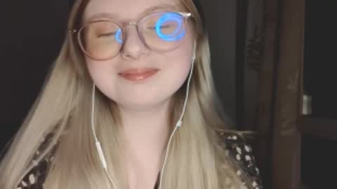 KiraYume online show from April 30, 5:51 pm