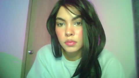 Snapshot of kiri_cute chatting on October 10, 5:45 am Kiri online show from October 10, 5:45 am