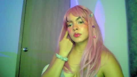 Snapshot of kiri_cute chatting on September 19, 6:23 am Kiri online show from September 19, 6:23 am