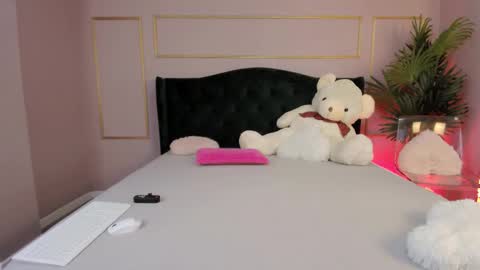 Kirra online show from October 8, 8:18 am