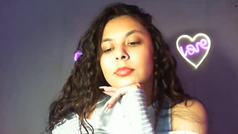 Snapshot of kiss_ameliaa chatting on February 23, 2:07 pm kiss_ameliaa online show from February 23, 2:07 pm