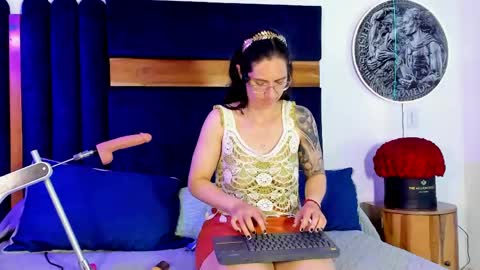 Kissing Company online show from May 9, 7:21 am