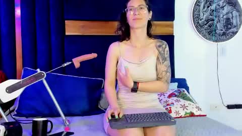 Kissing Company online show from April 28, 4:38 am
